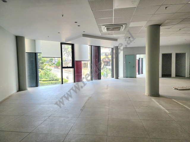 Office space of 235m2 in one of the most prestigious business centers in Tirana.
Located on the 2nd